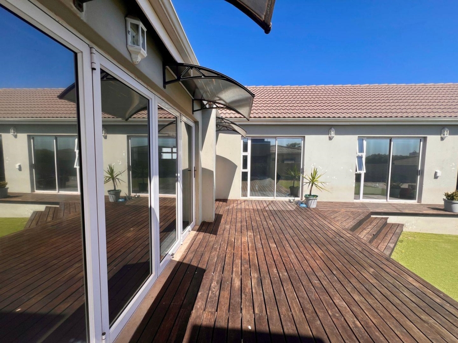 4 Bedroom Property for Sale in Country Club Western Cape